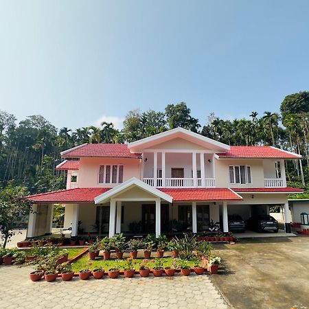 Green Castle Gonikoppal Ngoại thất bức ảnh