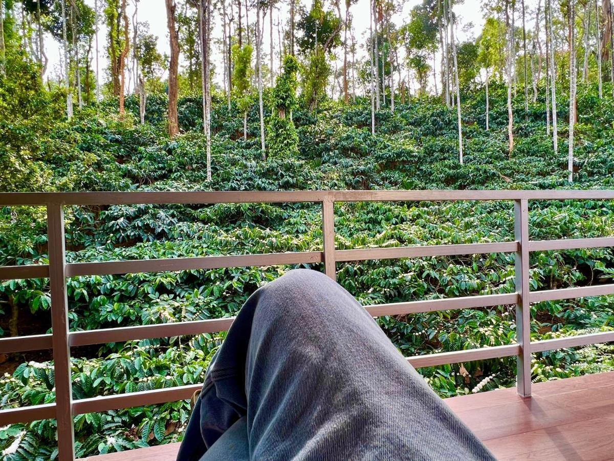 Green Castle Gonikoppal Ngoại thất bức ảnh