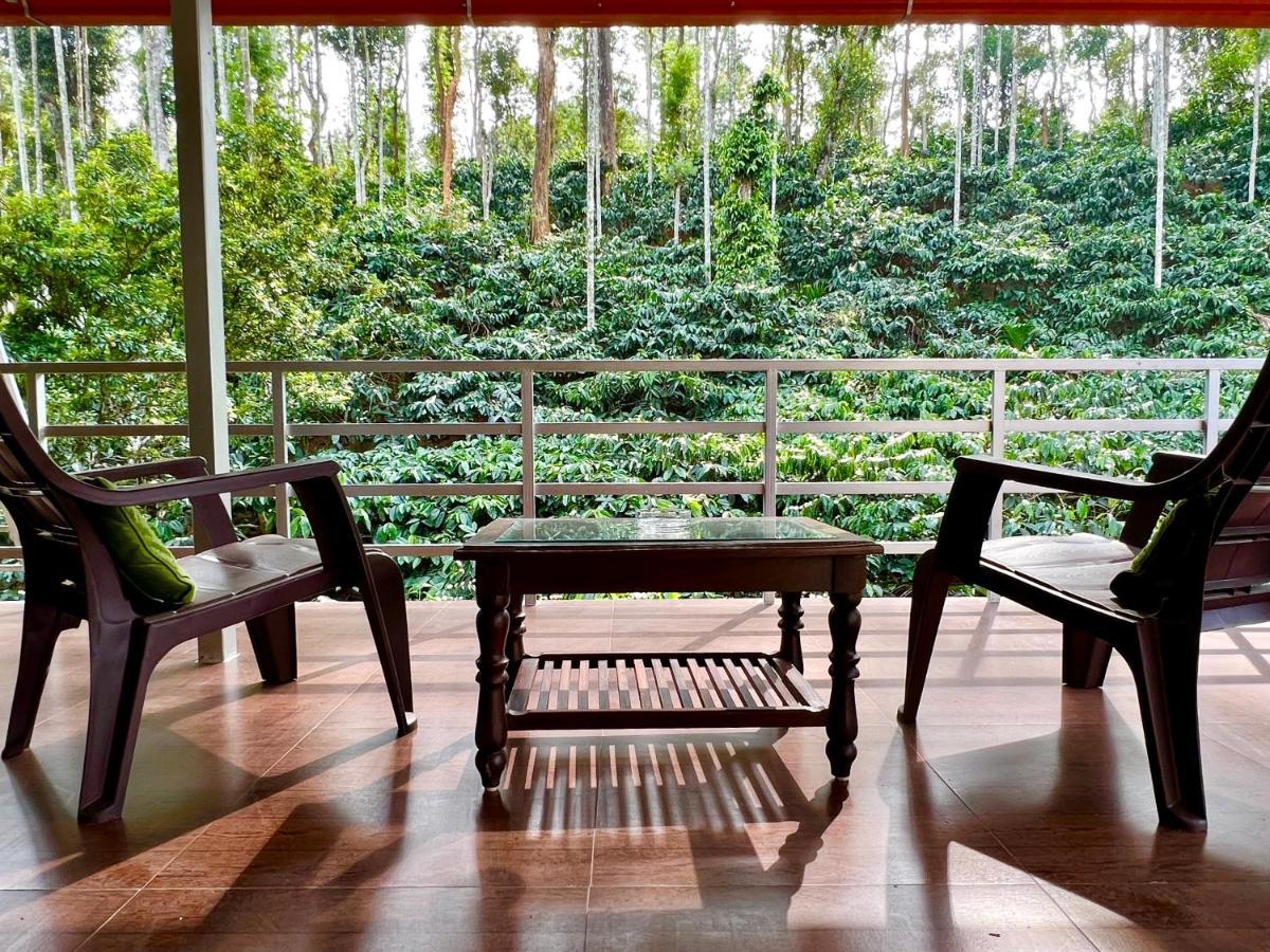 Green Castle Gonikoppal Ngoại thất bức ảnh