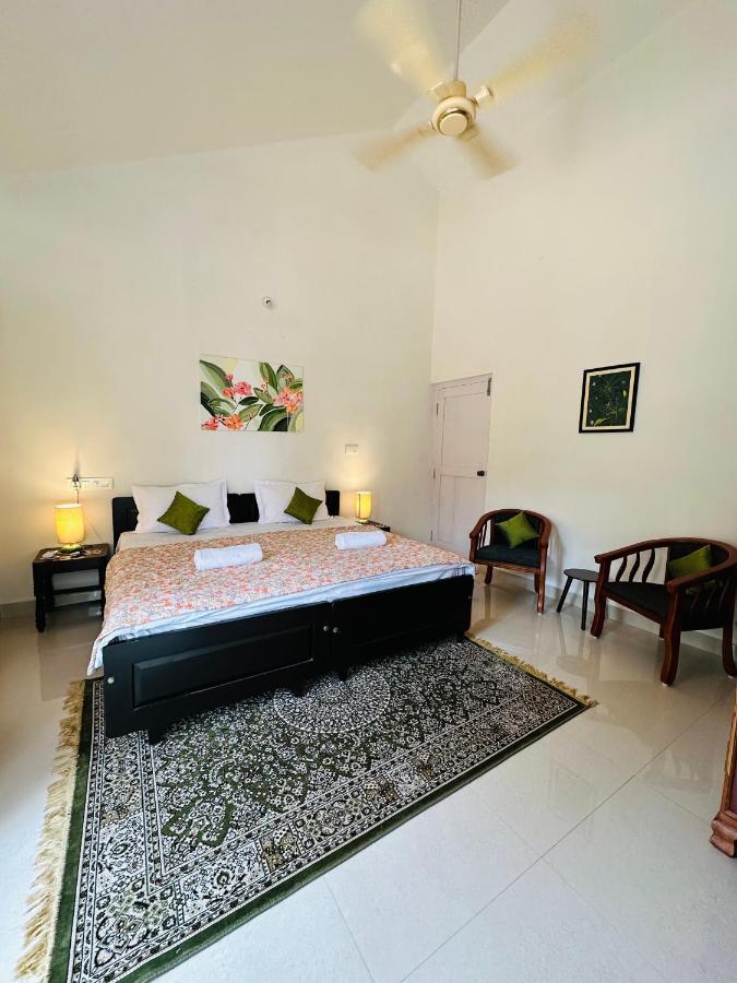 Green Castle Apartment Gonikoppal Ngoại thất bức ảnh